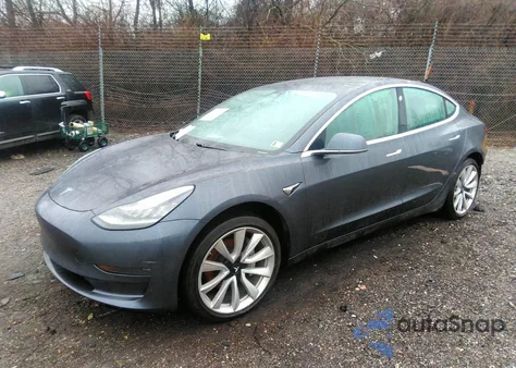 2018 Tesla Model 3 Long Range/Mid Range из США, поврежденный, VIN 5YJ3E1EA7JF023994